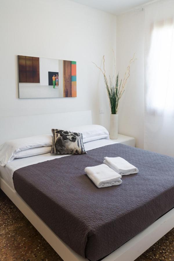 Accademia Charm Apartments By Wonderful Italy Venice Exterior photo