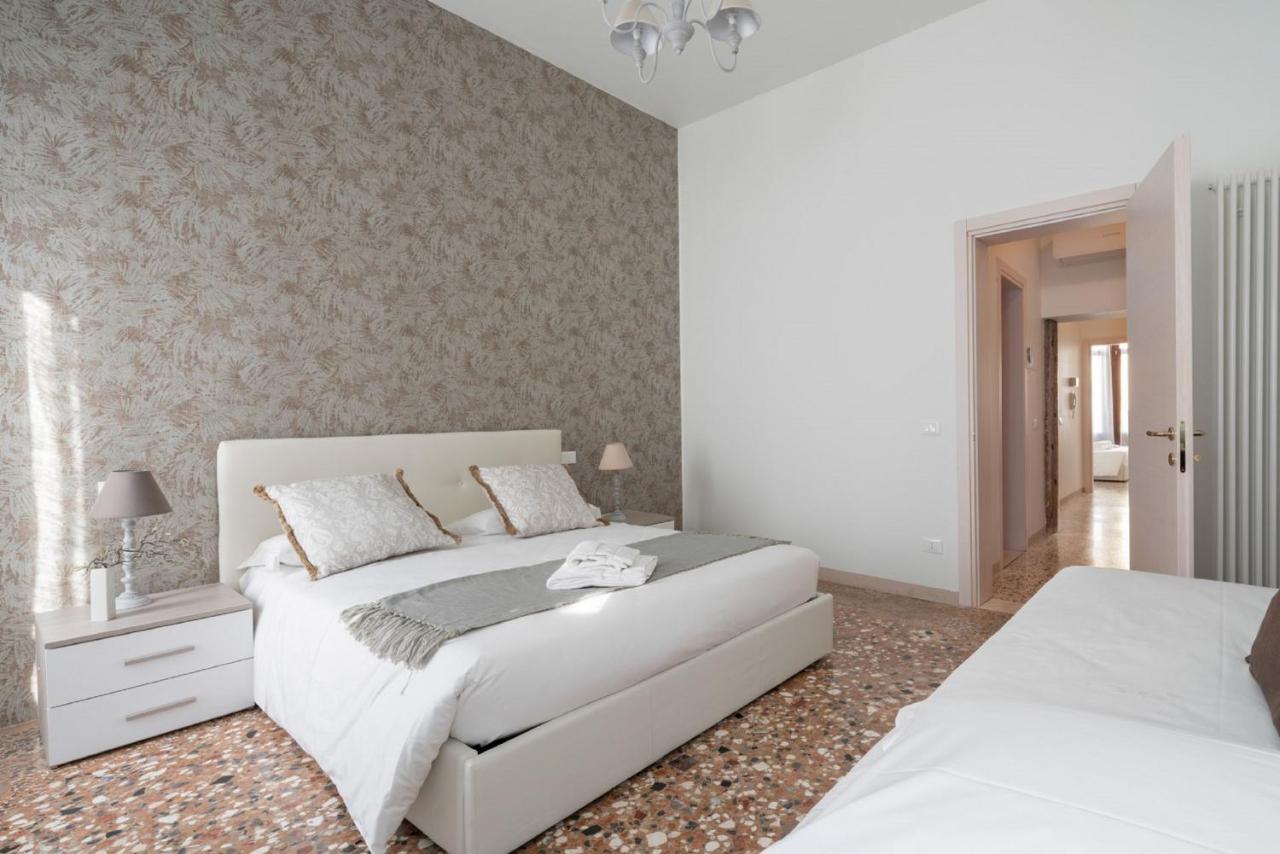 Accademia Charm Apartments By Wonderful Italy Venice Exterior photo