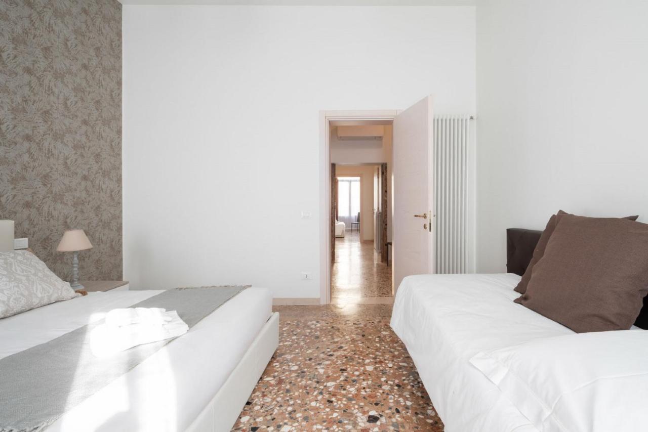 Accademia Charm Apartments By Wonderful Italy Venice Exterior photo