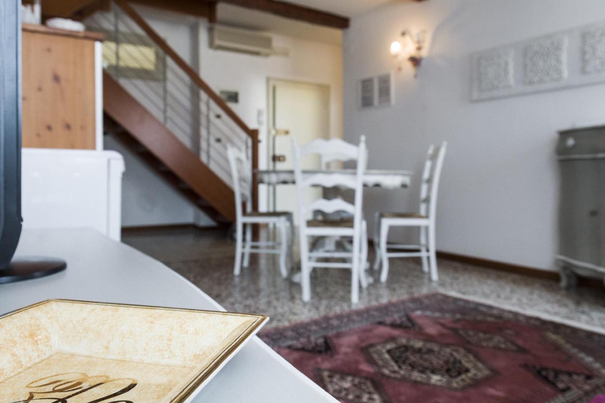 Accademia Charm Apartments By Wonderful Italy Venice Exterior photo