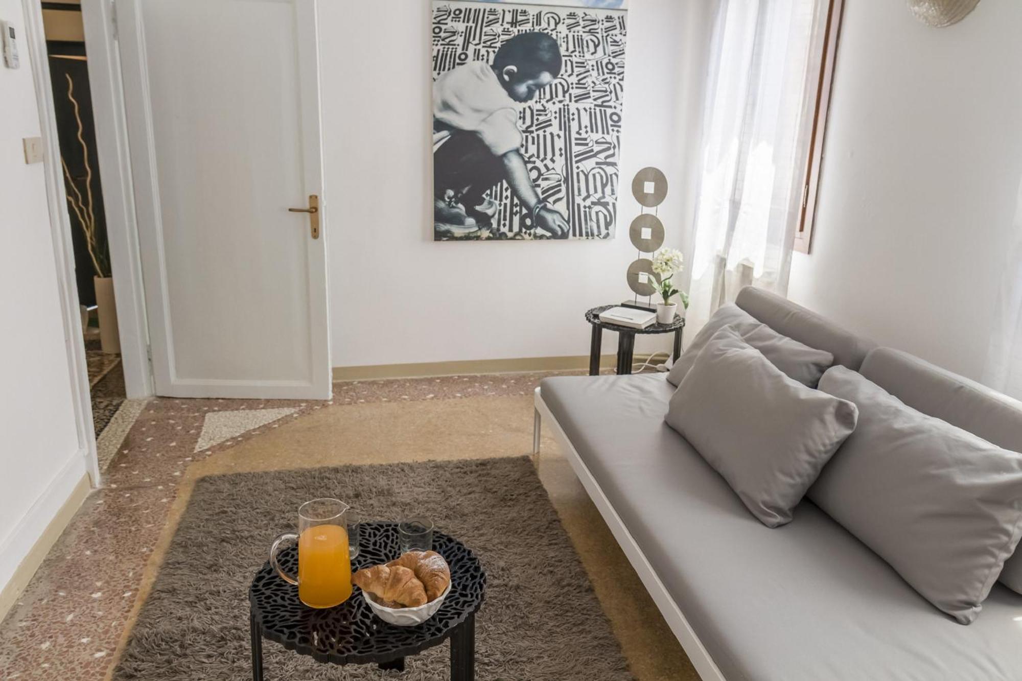 Accademia Charm Apartments By Wonderful Italy Venice Exterior photo